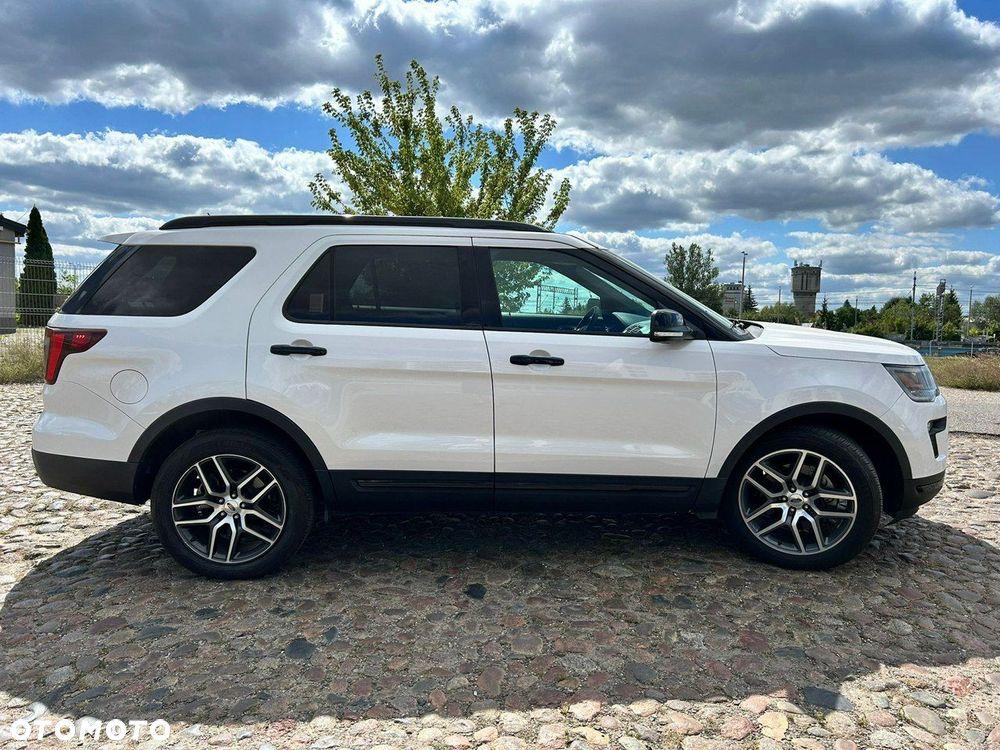 Ford Explorer - 2