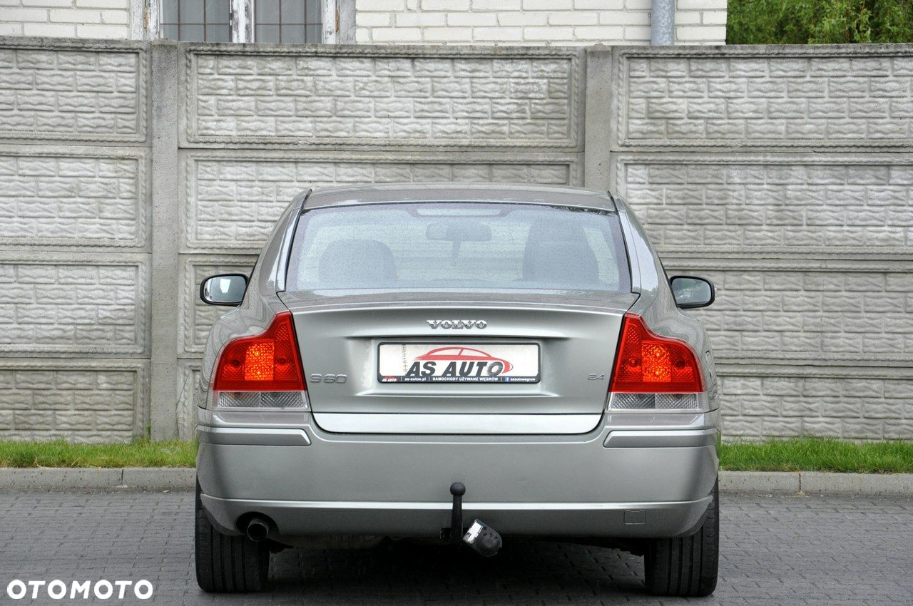 Volvo S60 2.4 Momentum - 30