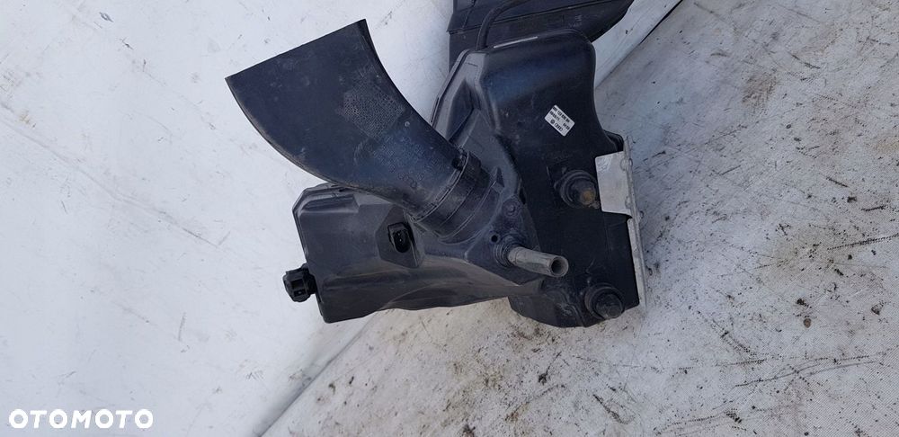 obudowa dolot powietrza Audi A4 B8 2.0 TDI - 8