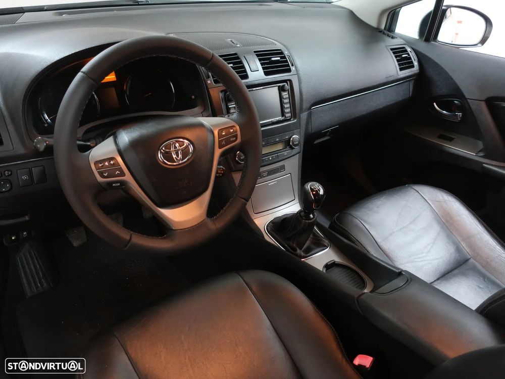 Toyota Avensis SW 2.0 D-4D Exclusive +Pele+GPS - 21
