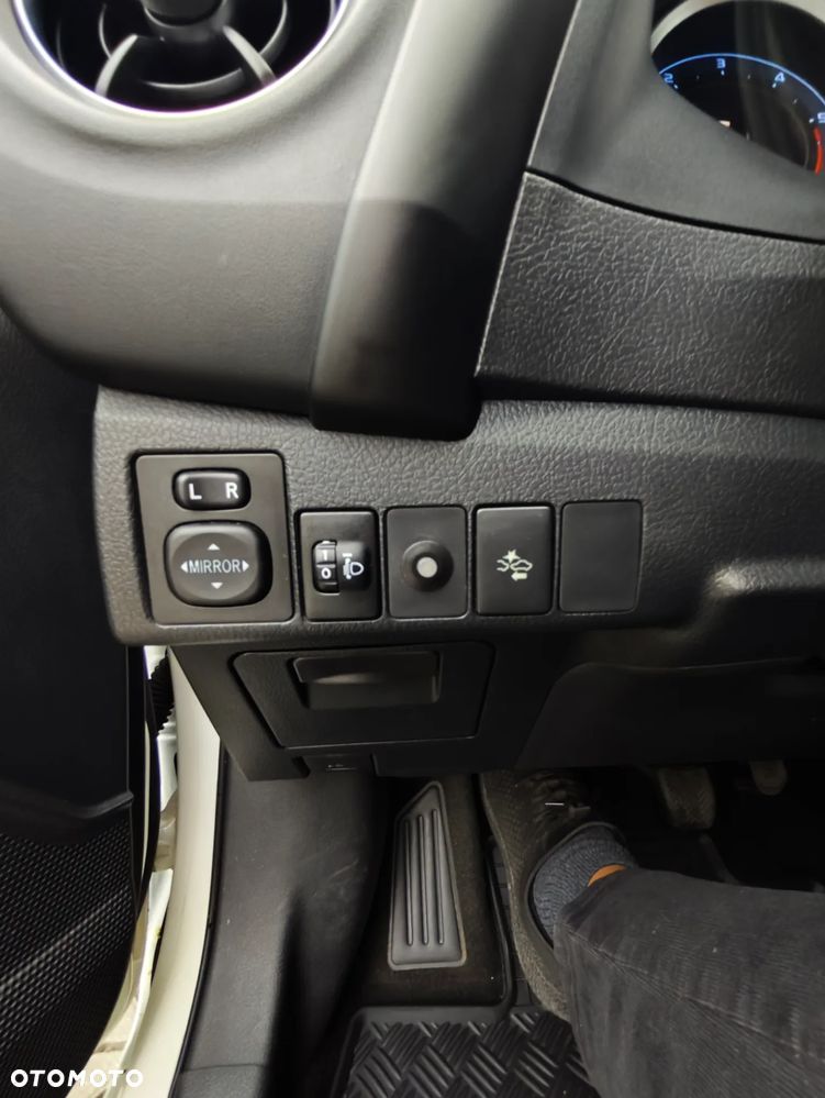 Toyota Corolla 1.4 D-4D Comfort - 24