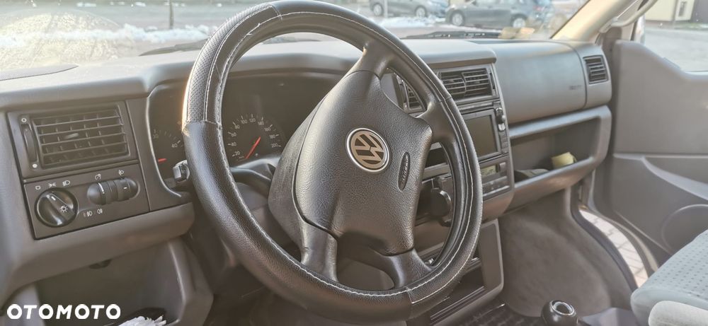 Volkswagen Caravelle - 8