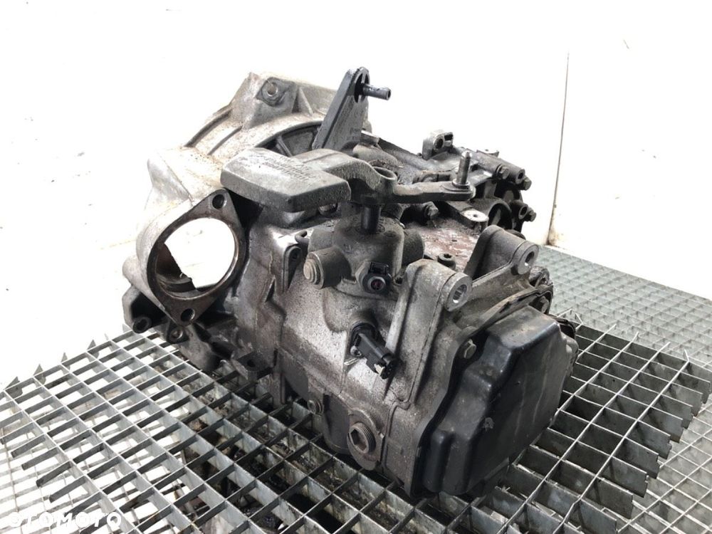 SKRZYNIA BIEGÓW  VW GOLF VII (5G1, BQ1, BE1, BE2) 2012 - 2022 1.6 TDI 81 kW [110 KM] olej napędowy - 2