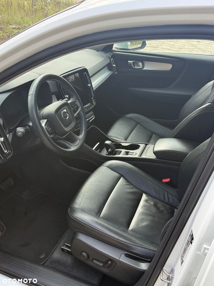 Volvo XC 40 T5 AWD Momentum - 9