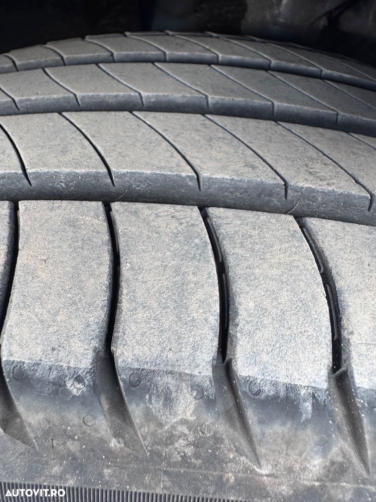 Hyundai KONA Select - 12