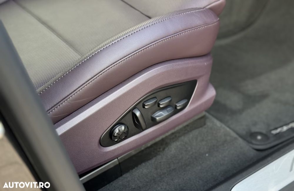Porsche Macan 100 kWh - 13