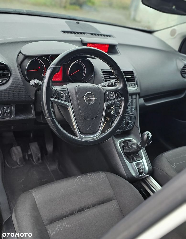 Opel Meriva - 9