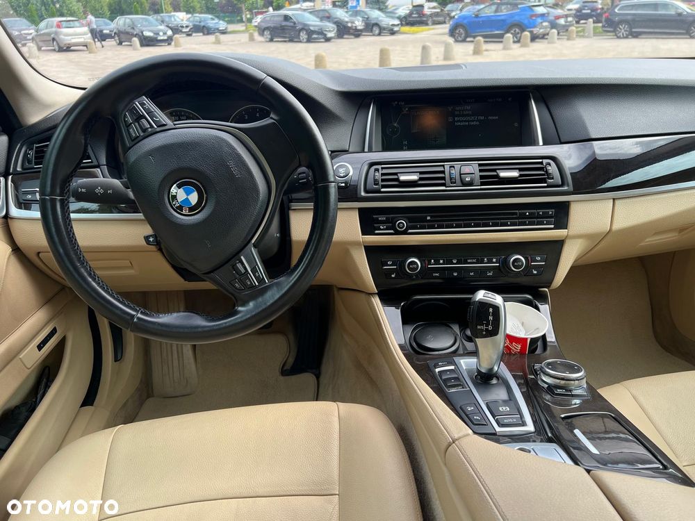 BMW Seria 5 535i xDrive - 10