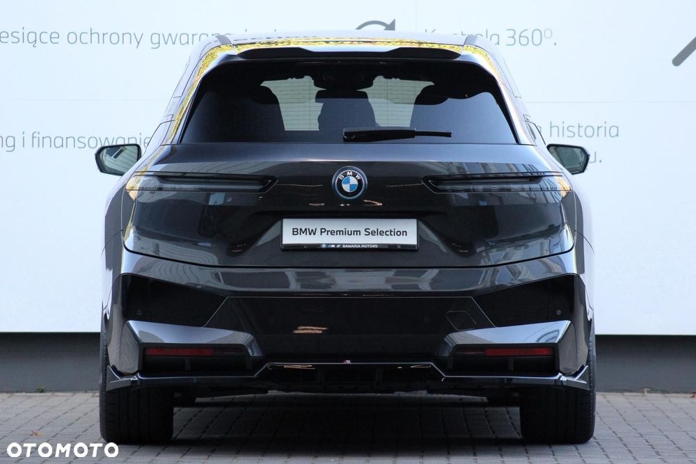 BMW iX - 11