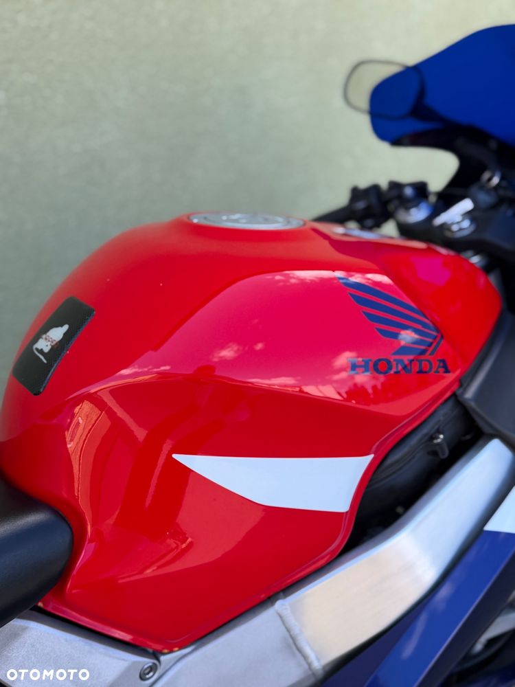 Honda CBR - 17