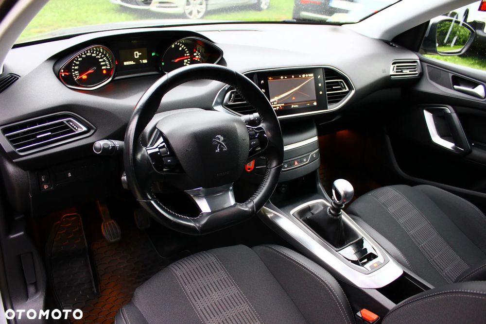 Peugeot 308 BlueHDi FAP 130 Stop & Start Allure - 23