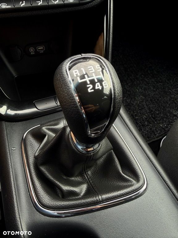 Kia Ceed 1.4 CVVT Dream Team Edition - 25