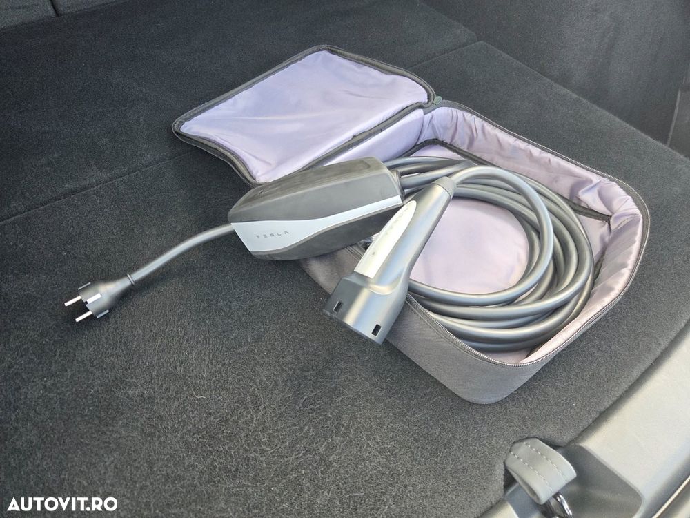 Tesla Model Y RWD - 36