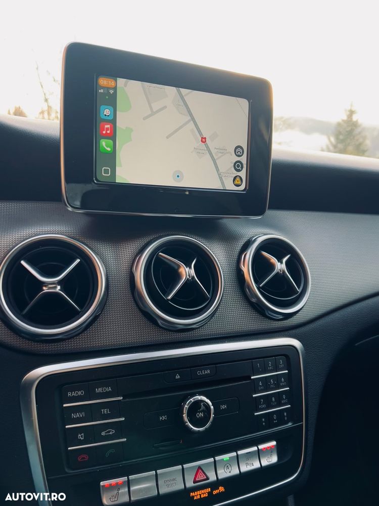 Mercedes-Benz GLA 180 7G-DCT - 8