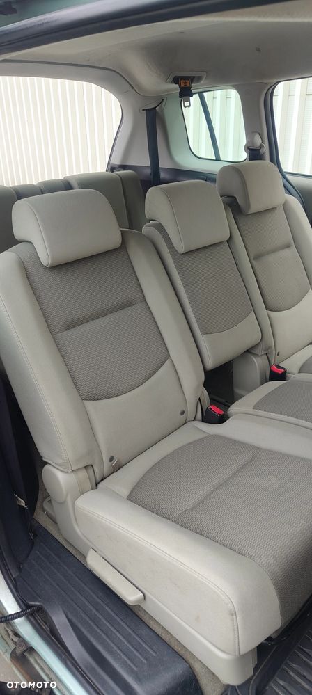 Mazda 5 2.0 Active - 12