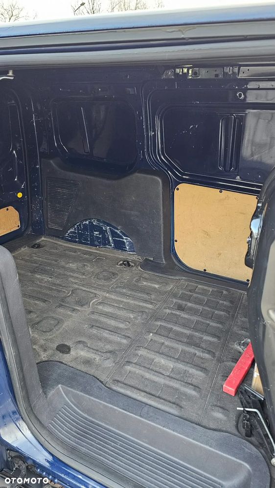 Ford Transit Connect - 11