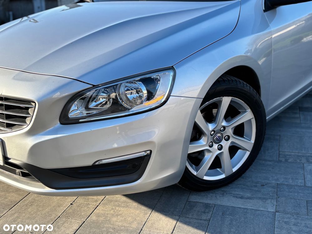 Volvo V60 D4 Geartronic Momentum - 2