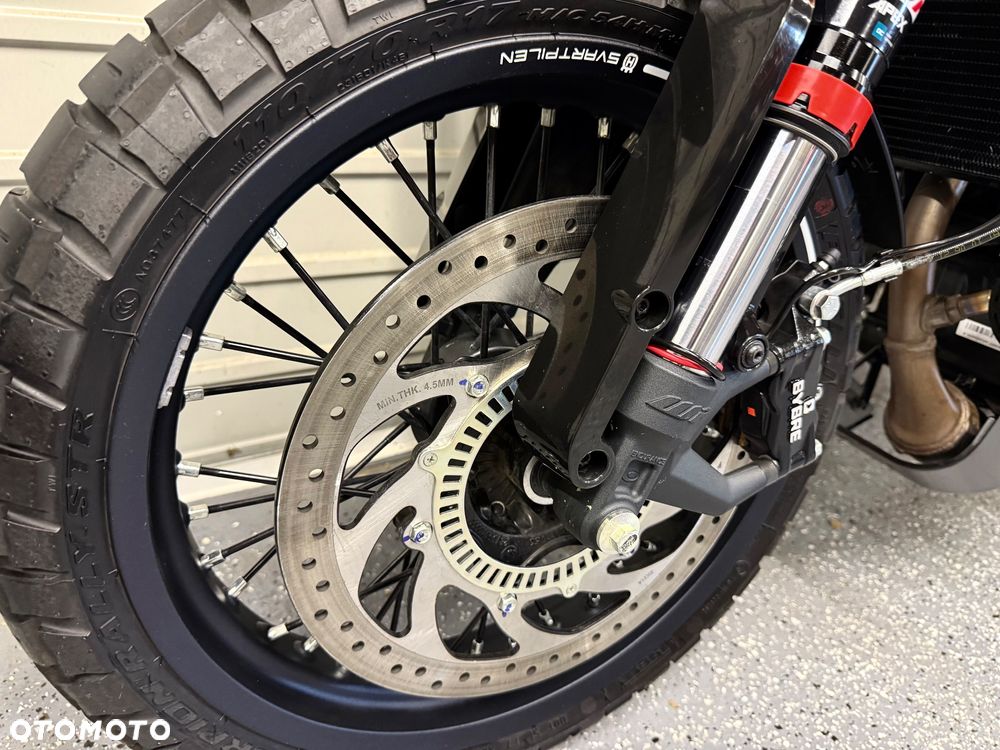 Husqvarna Svartpilen - 17