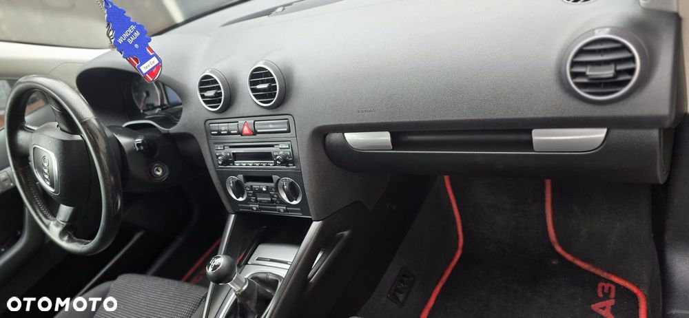 Audi A3 Sportback 1.9 TDI Attraction - 11