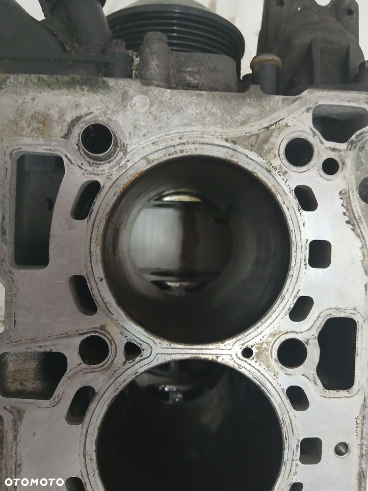 BLOK SILNIKA BMW E90 E91 N47D20C OE 7811138 - 4