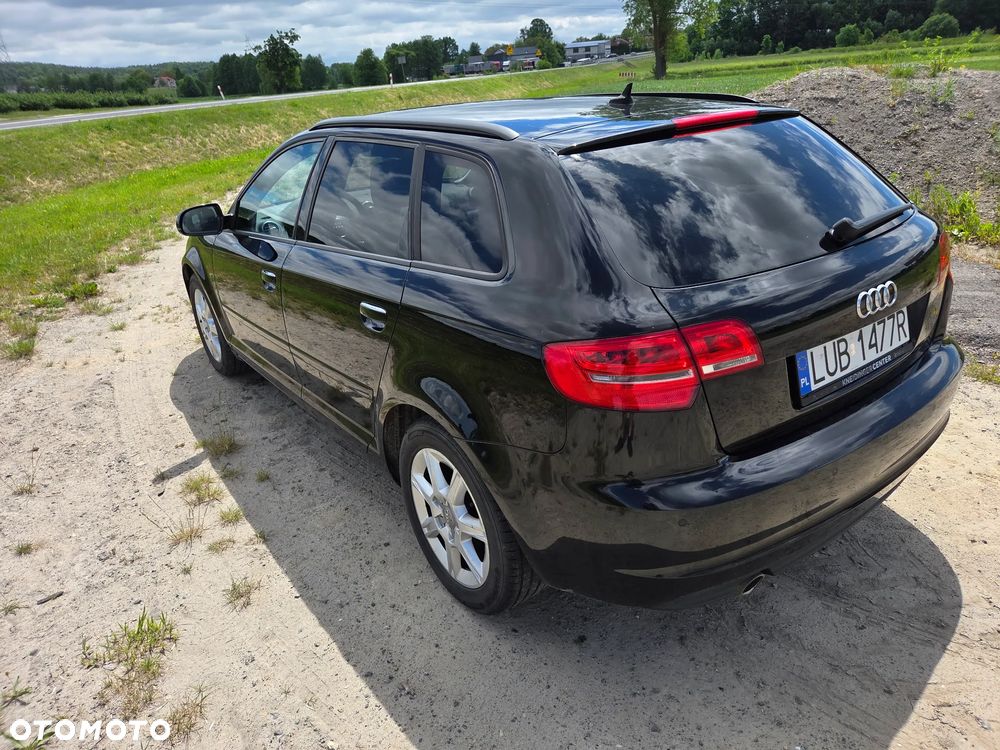 Audi A3 Sportback 1.6 TDI DPF Ambiente - 5