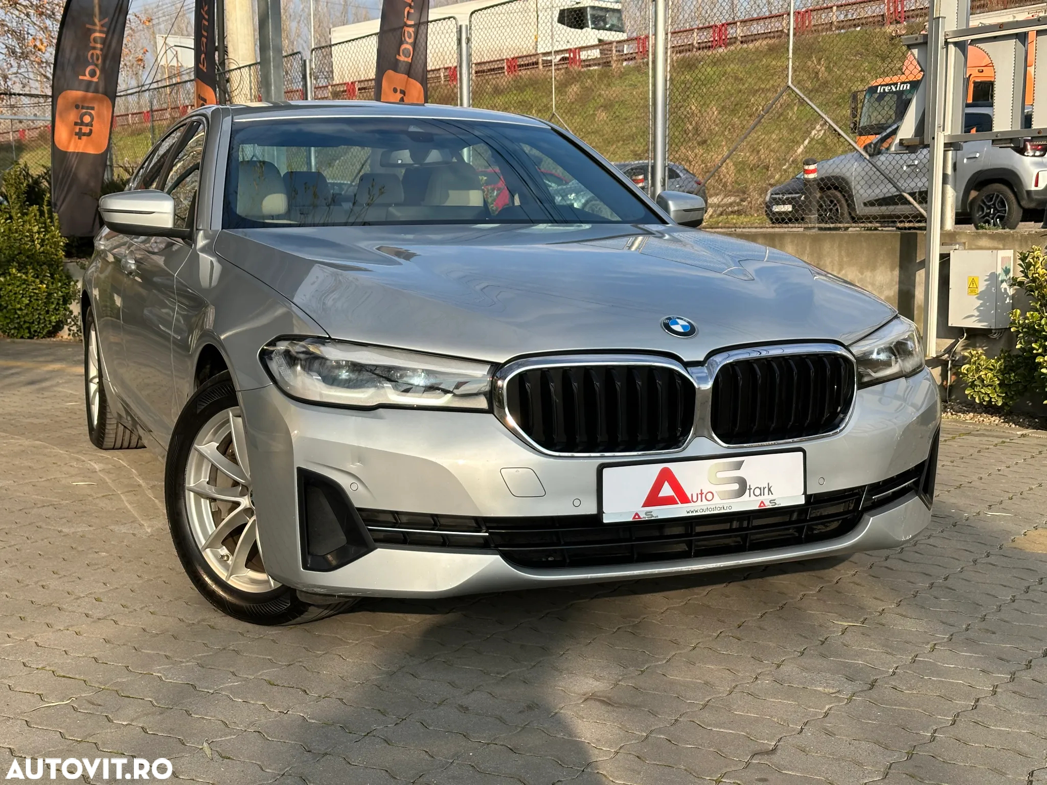 BMW Seria 5 530e Aut. Luxury Line - 11