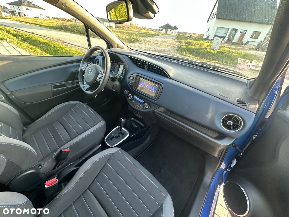 Toyota Yaris Hybrid Selection - 5