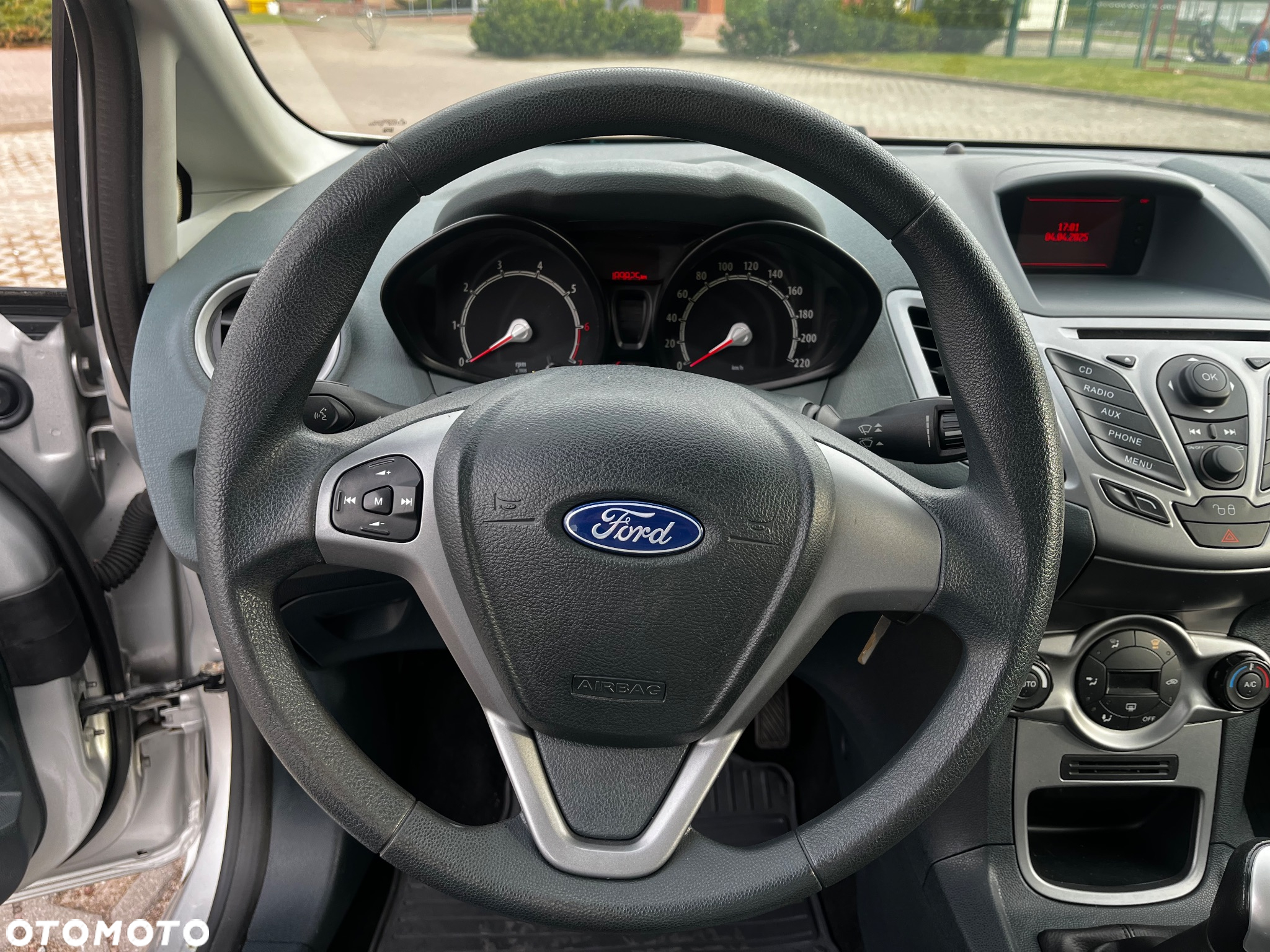 Ford Fiesta - 24