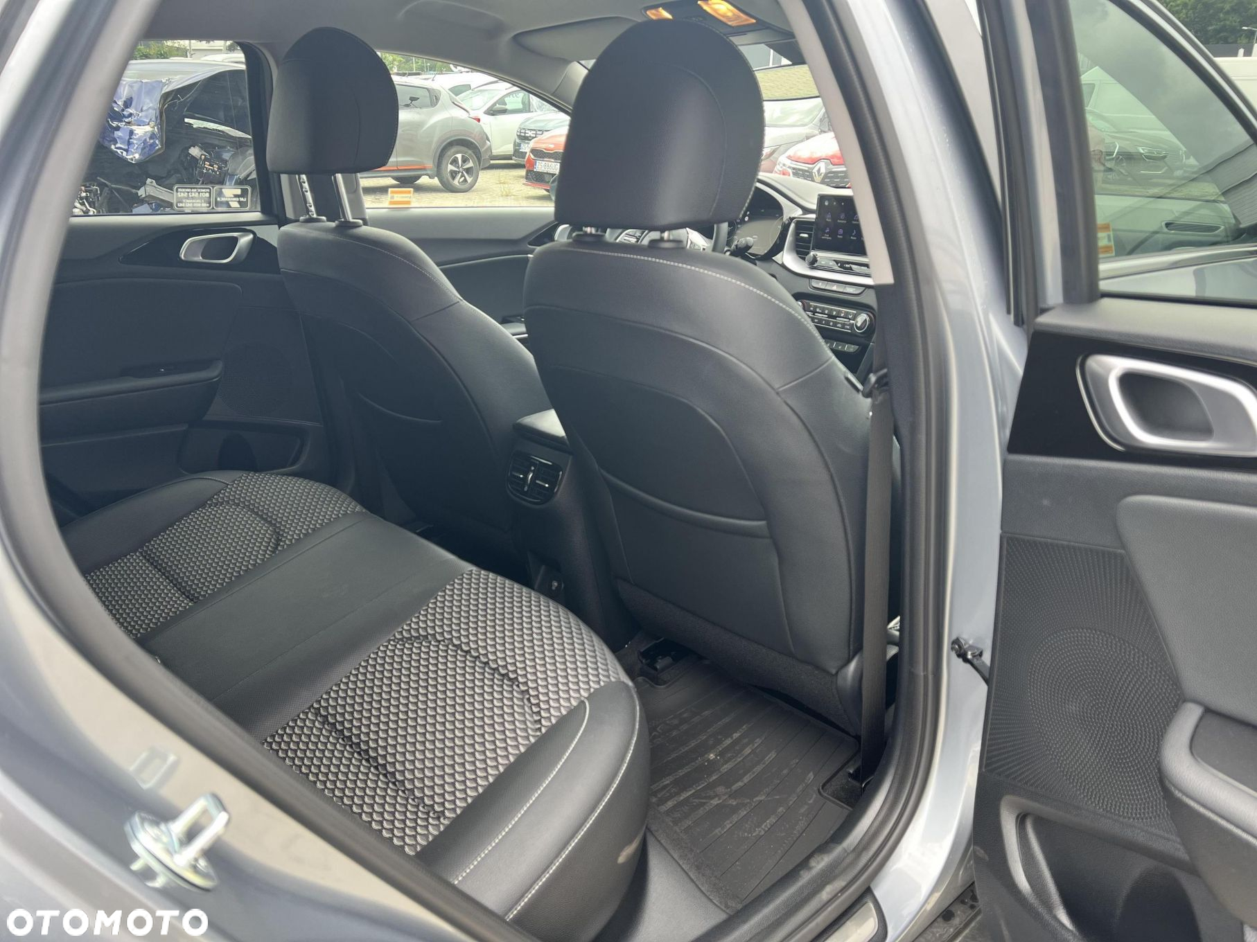 Kia XCeed - 18