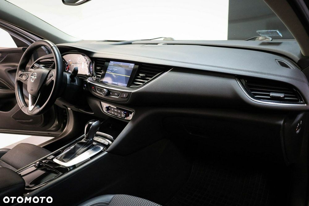 Opel Insignia - 25