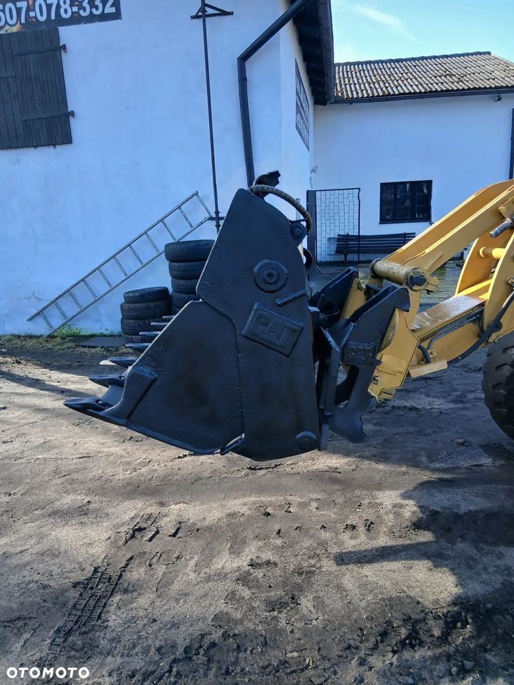 Caterpillar 906 - 18