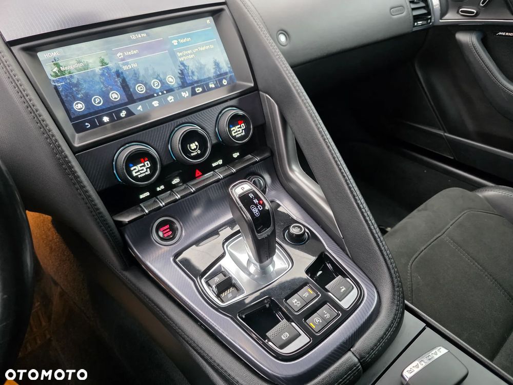 Jaguar F-Type P300 R-Dynamic - 24