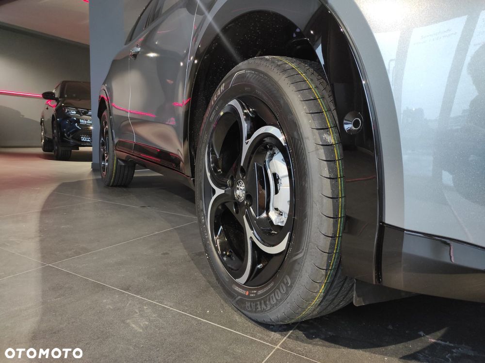 Alfa Romeo Junior 1.2 mHEV Ti eDCT - 9