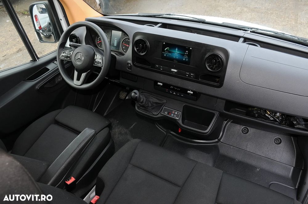 Mercedes-Benz Sprinter - 5
