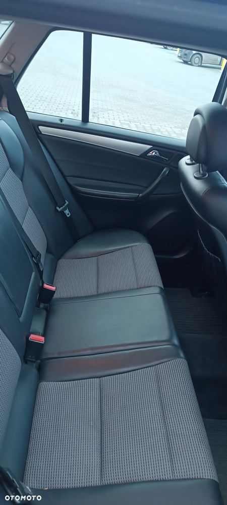 Mercedes-Benz Klasa C 180 T Kompressor Avantgarde - 6