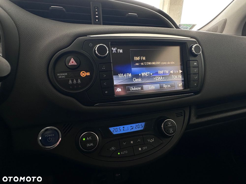 Toyota Yaris Hybrid 100 Premium EU6 - 21
