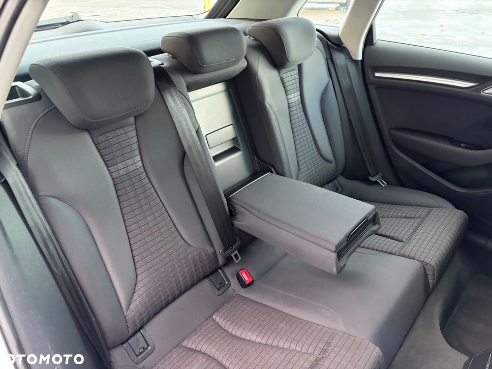 Audi A3 Sportback 1.4 TFSI Ambiente - 26