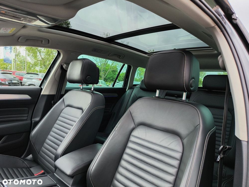 Volkswagen Passat - 12
