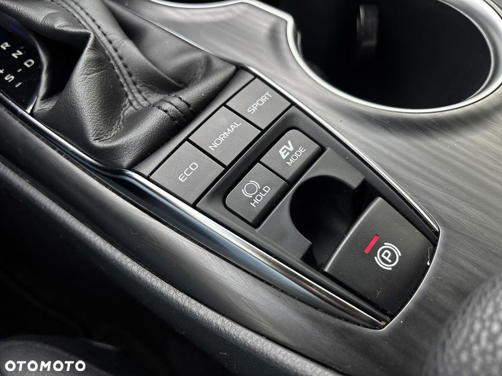 Toyota Camry 2.5 Hybrid Executive CVT - 28