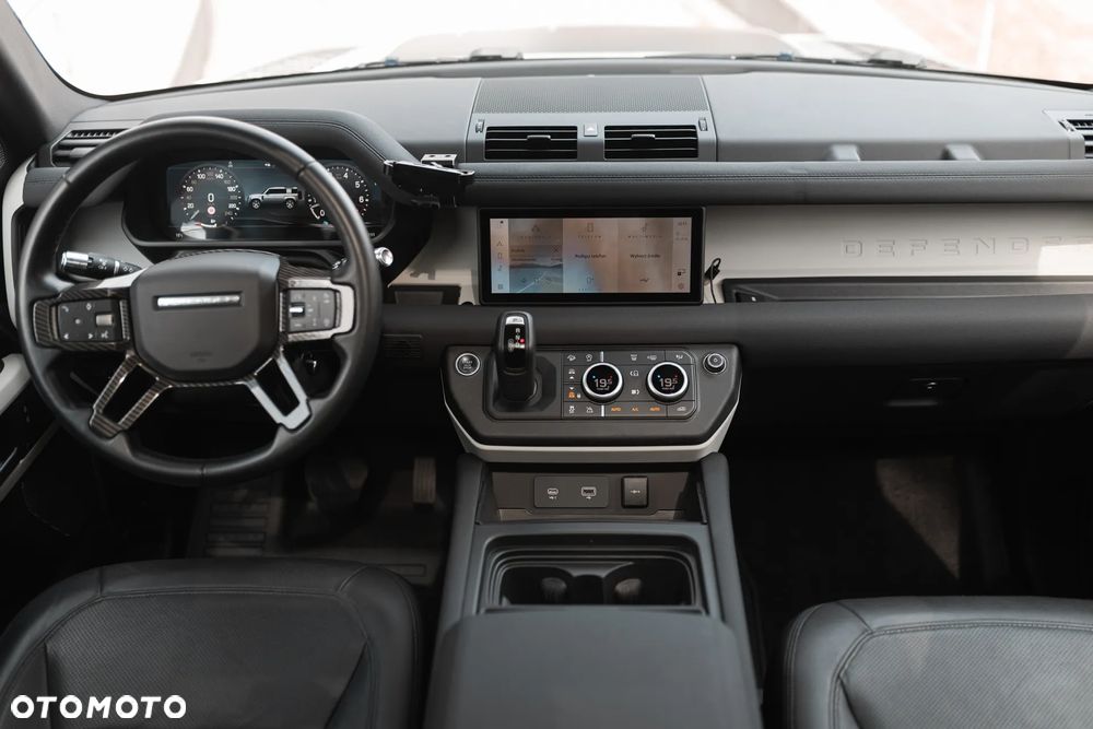 Land Rover Defender 3.0 P400 mHEV First Edition - 24