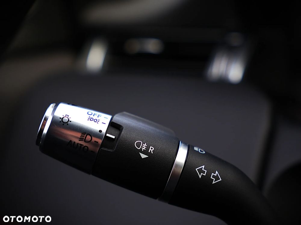 Land Rover Discovery Sport 2.0 D180 R-Dynamic - 19