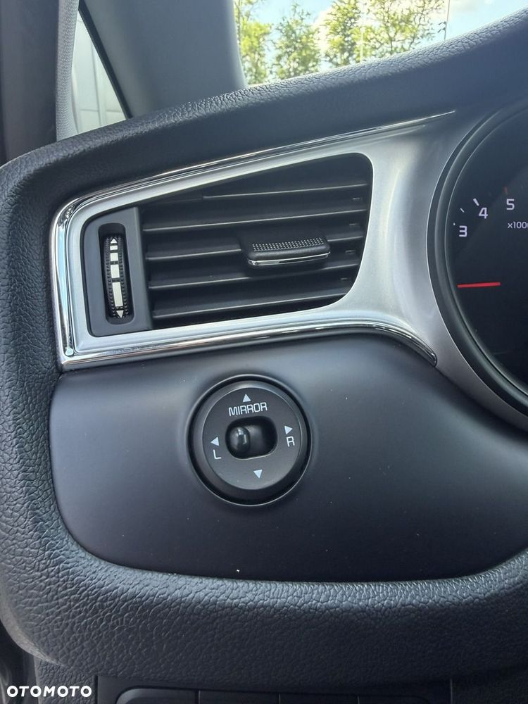 Kia Ceed - 12