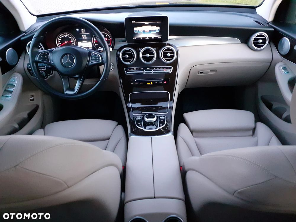 Mercedes-Benz GLC 220 d 4Matic 9G-TRONIC AMG Line - 31