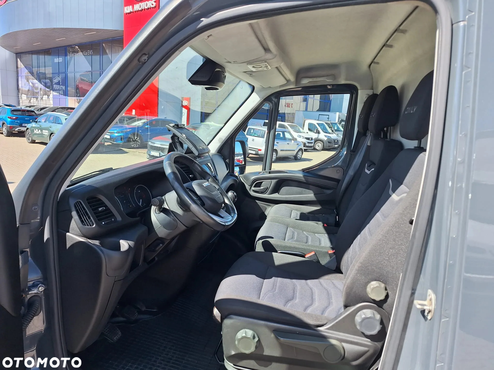 Iveco Daily 35S18 furgon maxi 16m / Krajowy / 3.0 180KM - 12