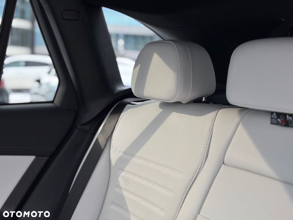 Mercedes-Benz GLC - 14