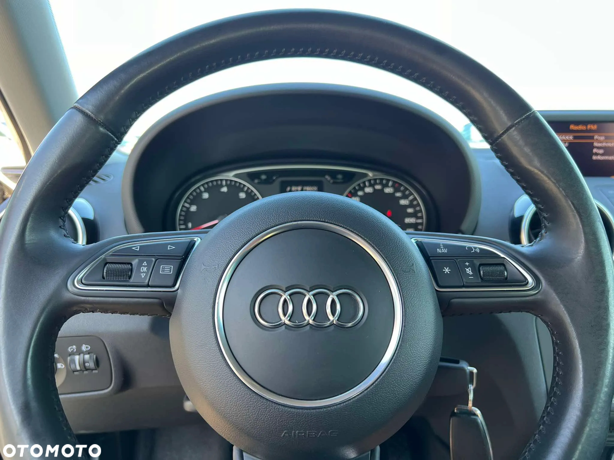 Audi A1 1.4 TFSI 119g S tronic Attraction - 14
