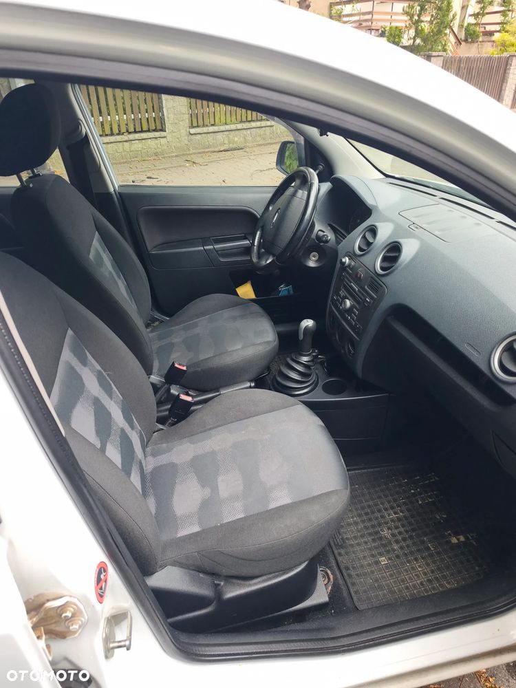 Ford Fusion 1.4 Ambiente - 18