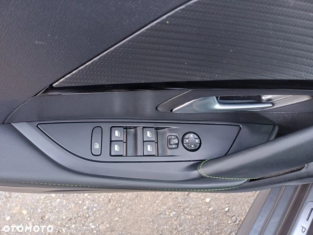 Peugeot 208 PureTech 100 EAT8 GT - 16