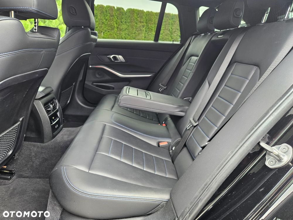 BMW Seria 3 - 25