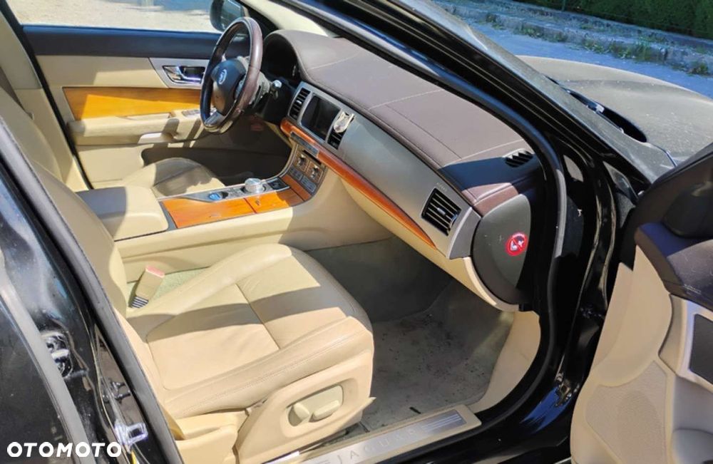 Jaguar XF - 29